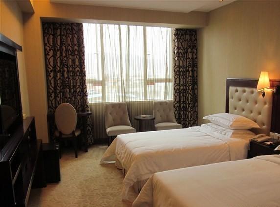 Vienna Hotel In Pinghu Square شينزين الغرفة الصورة